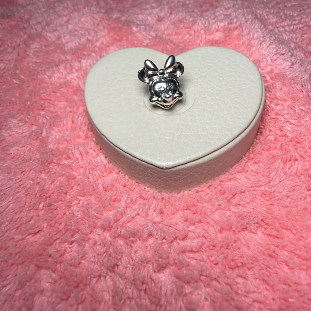 Minnie and Mickey Pandora Charms - Picture 3 of 8